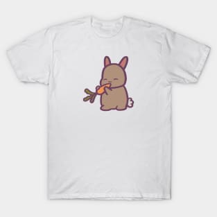 Cute Bunny Rabbit Eating a Carrot T-Shirt